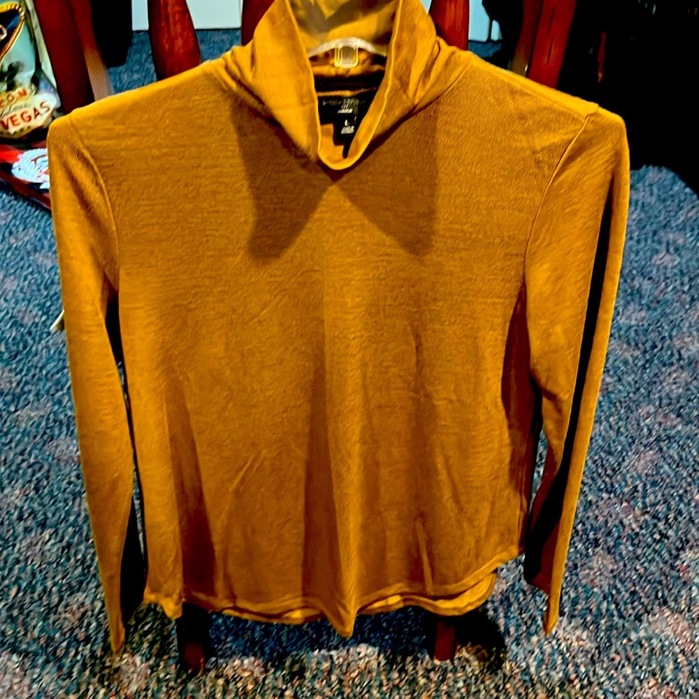 ✅3for$20 Banana Republic lightweight turtleneck sweater